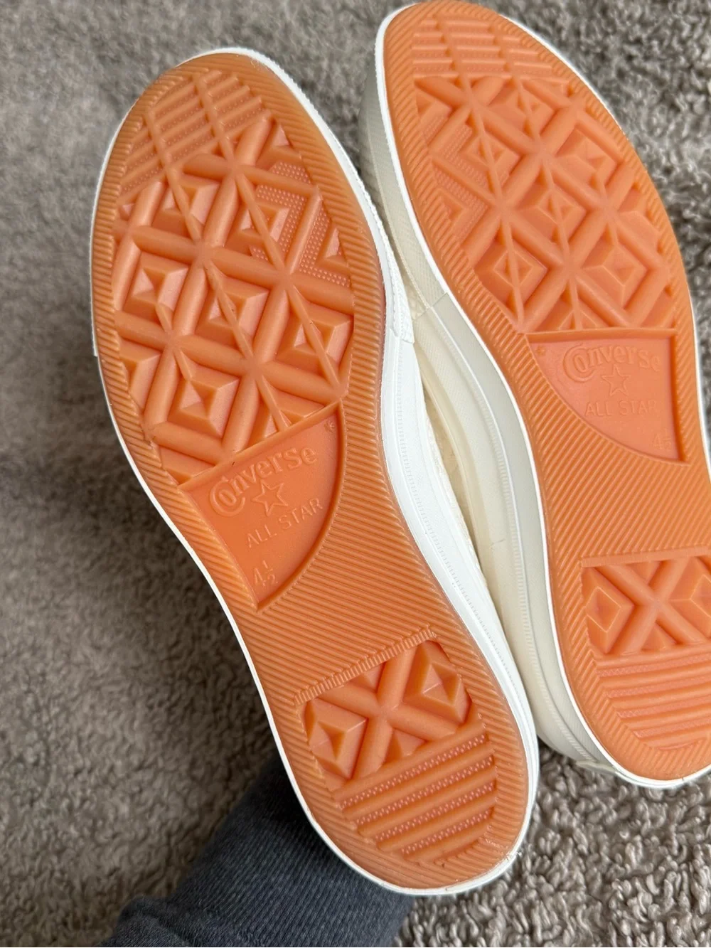 Converse Lace Low-Top Sneakers in Cream - Picture 7 of 7